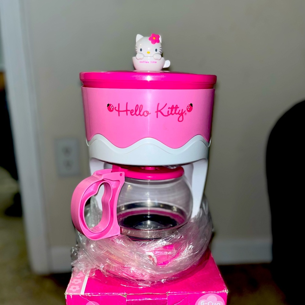 Pink hello kitty 6cup coffee maker